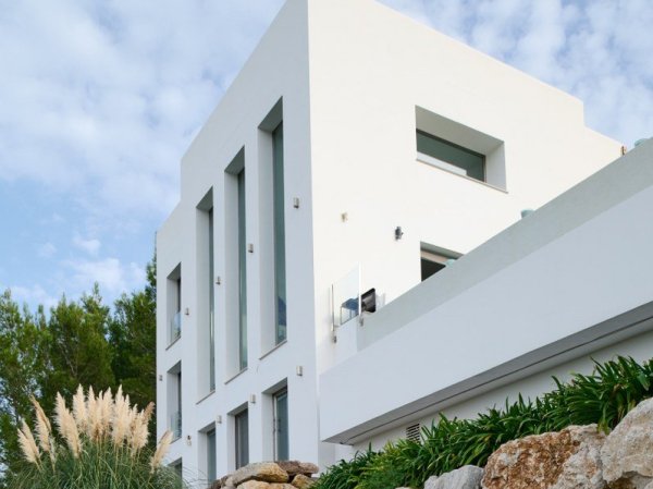 43 view exterior_798x1200.JPG