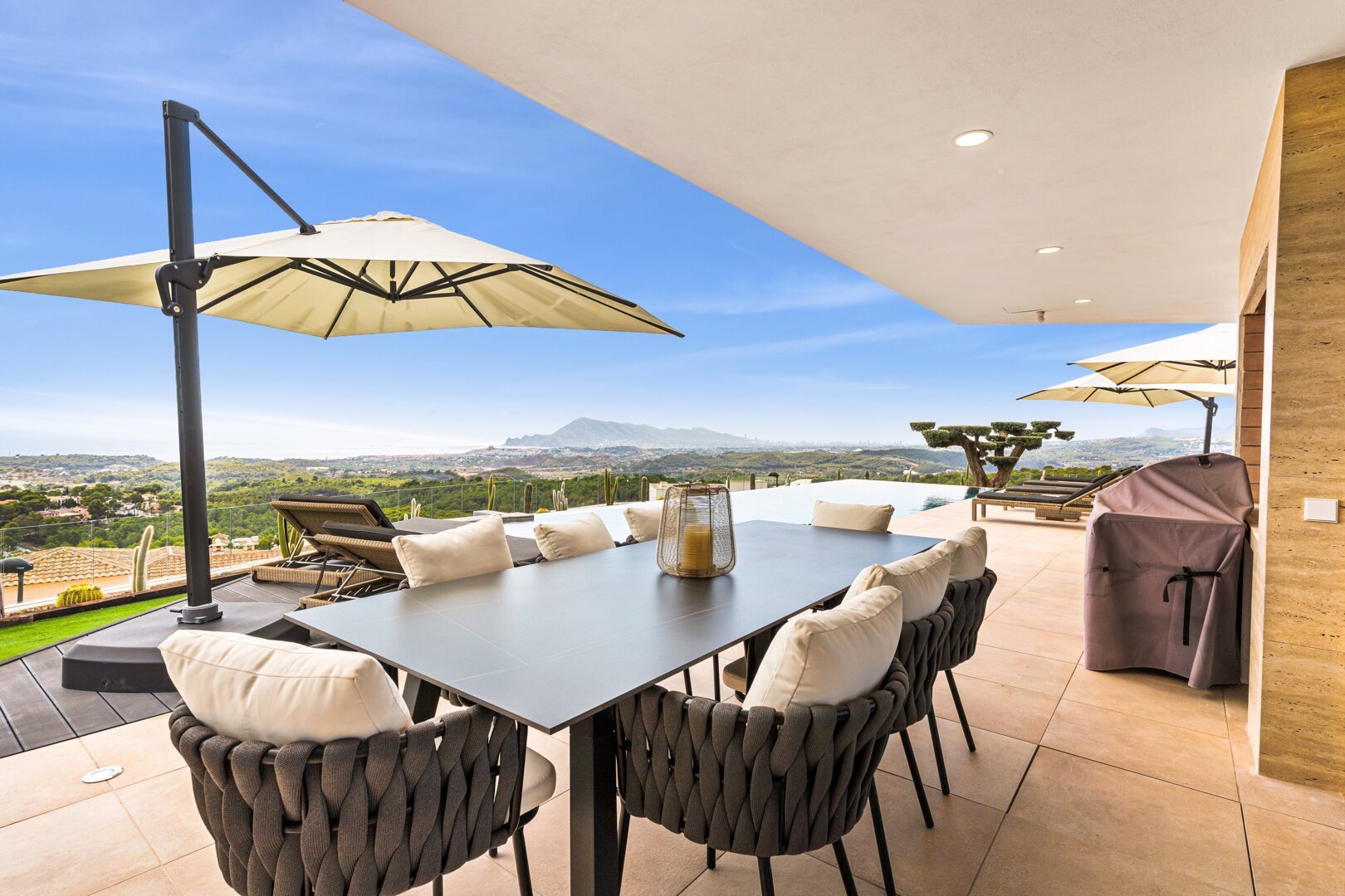 Villa_Eclipse - Exteriores - Teraza piscina (3).jpg