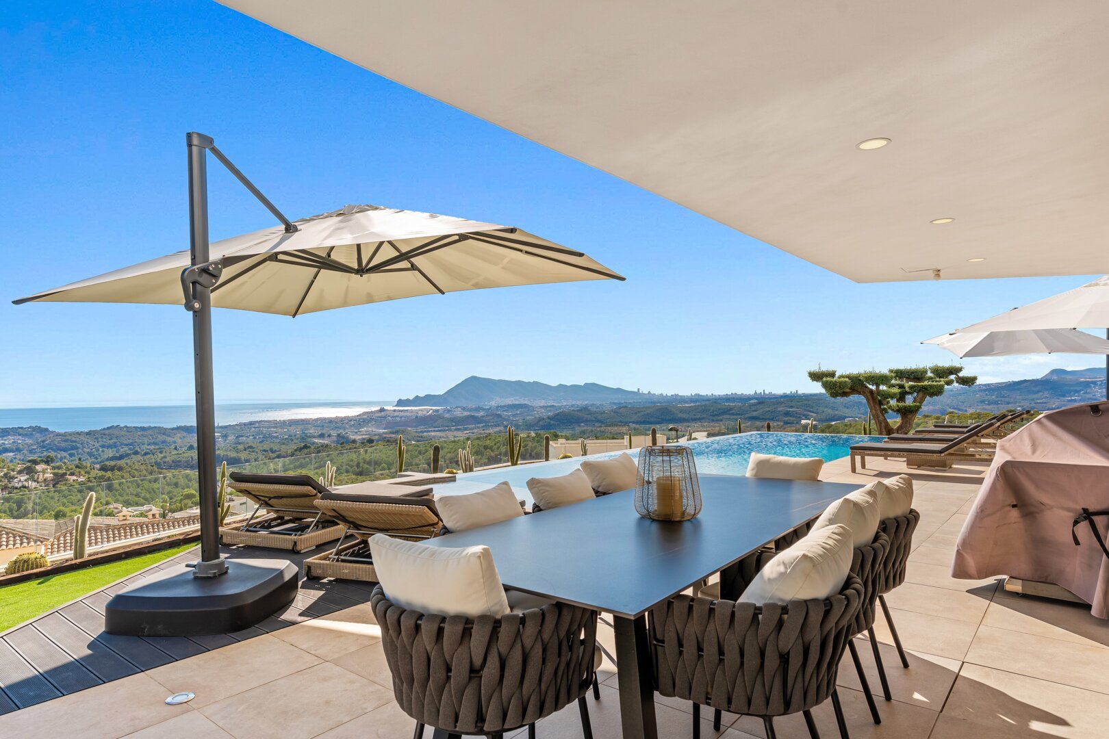 Villa_Eclipse - Exteriores - Teraza piscina (6).jpg