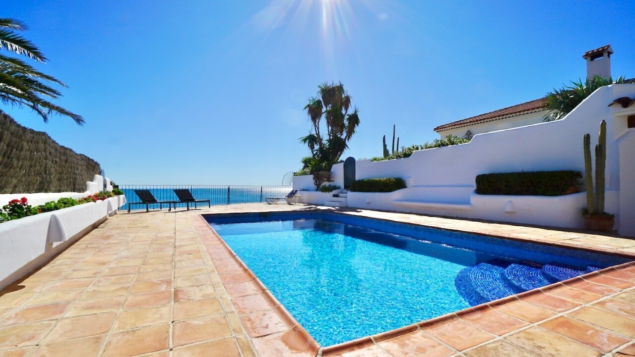 H-1963-AMBE First Sea Line Villa in Moraira - 19.jpeg