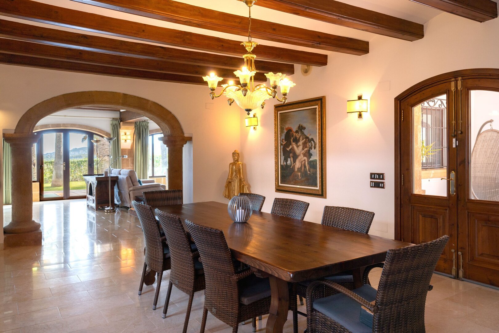 KV111V-La Lluca-Comedor (2).jpg