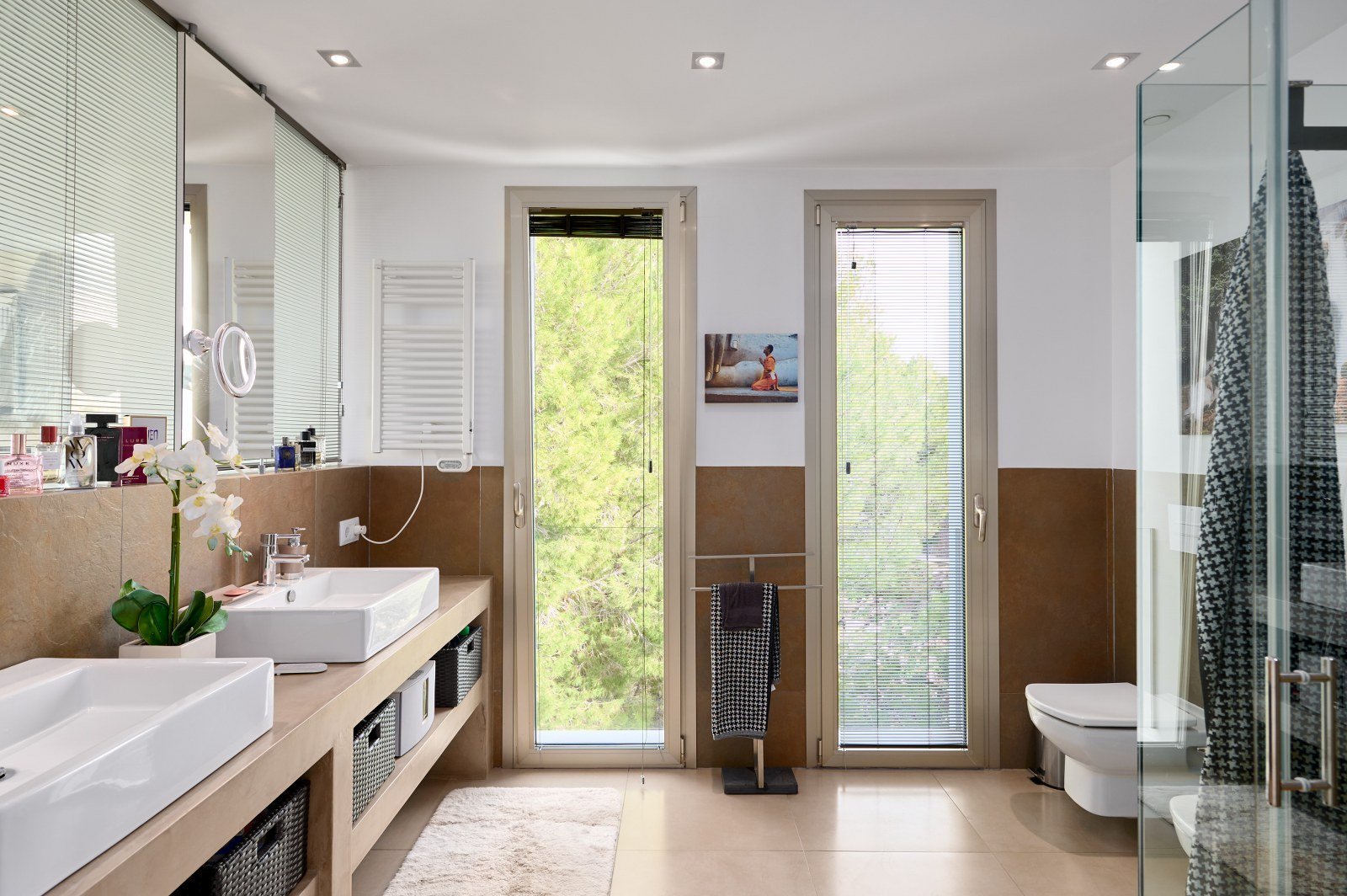 19 suite bedroom 1_1600x1064.JPG