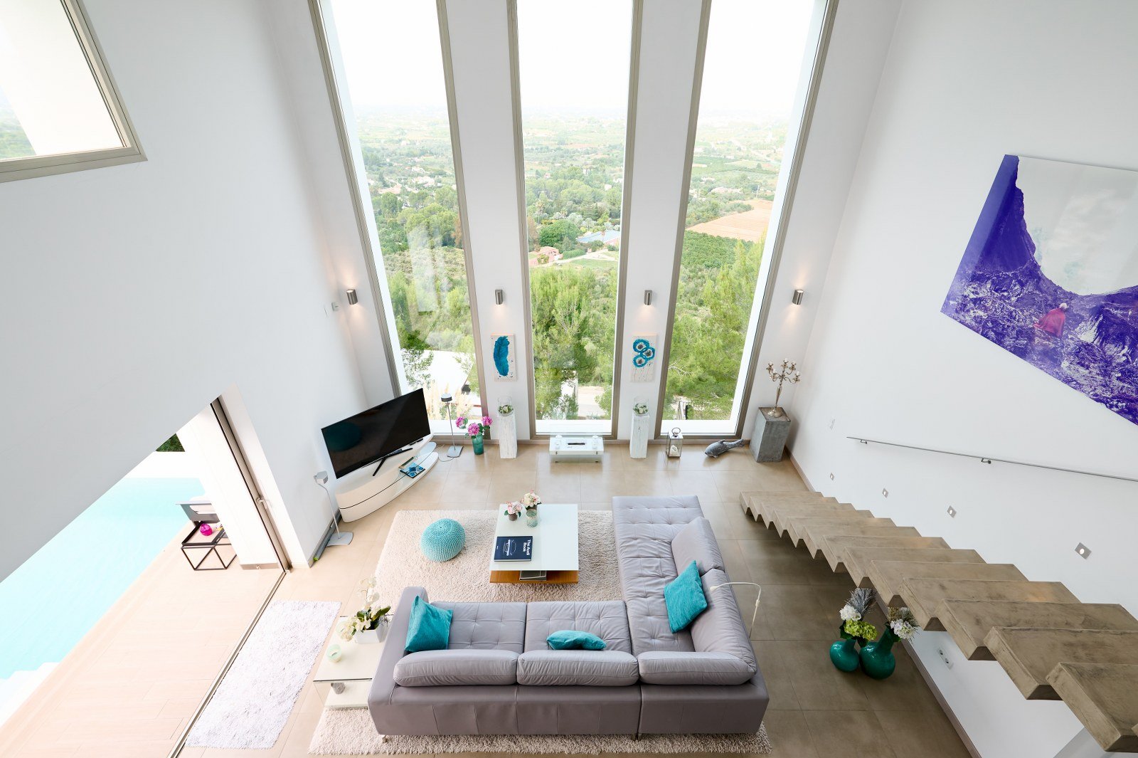 15 living room_1600x1065.JPG