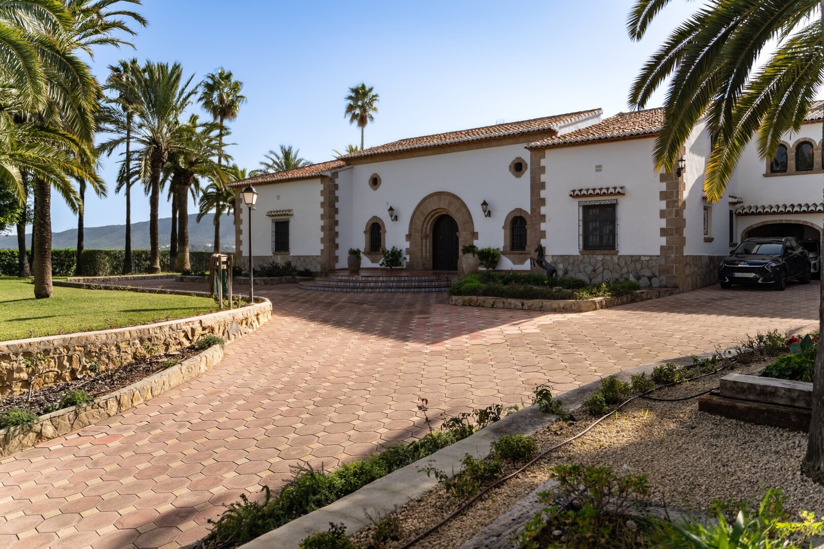 KV111V-La Lluca-Fachada (1).jpg