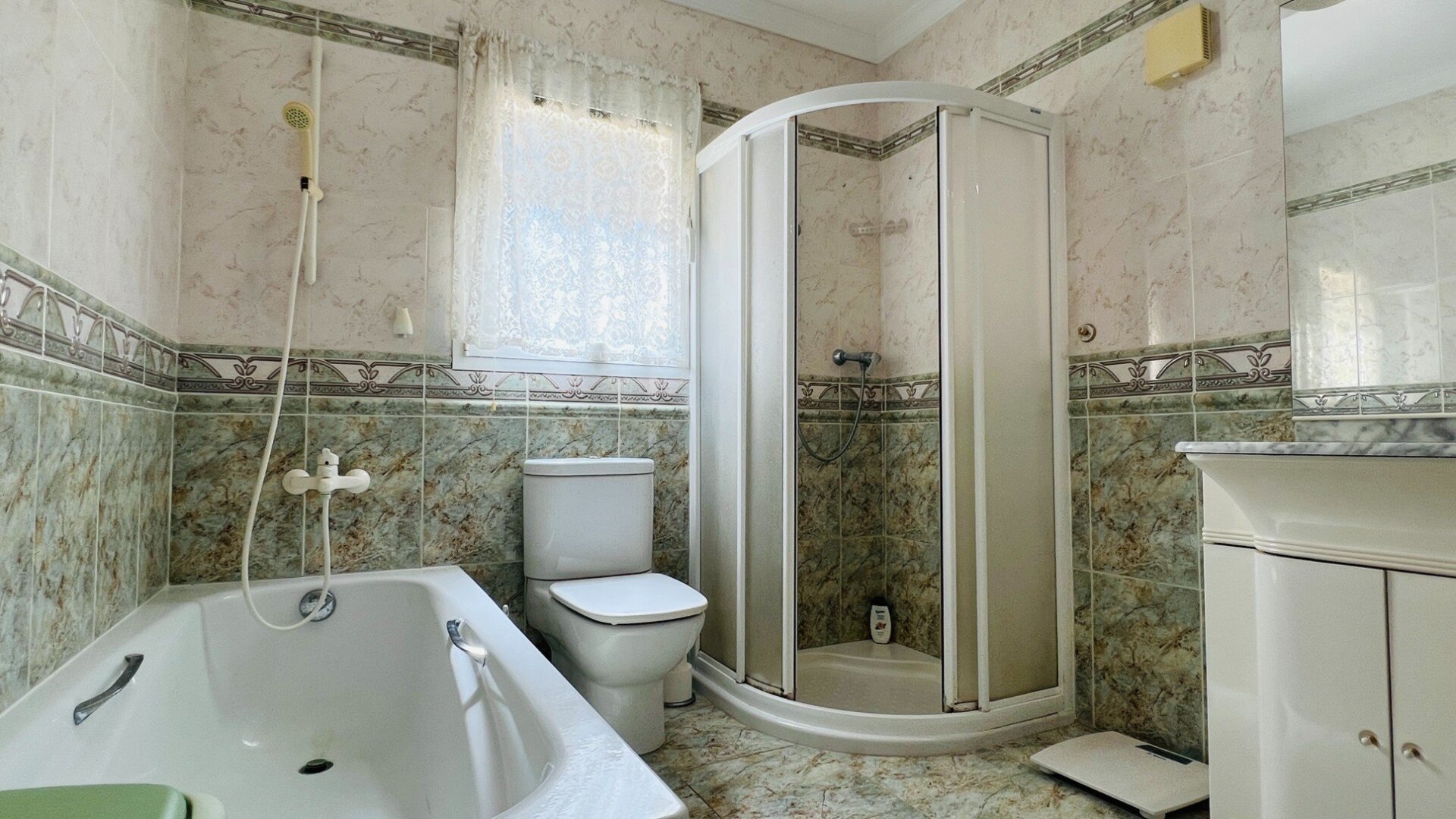 a6811a876cf78d9659af9f51604af05258e89939.jpg