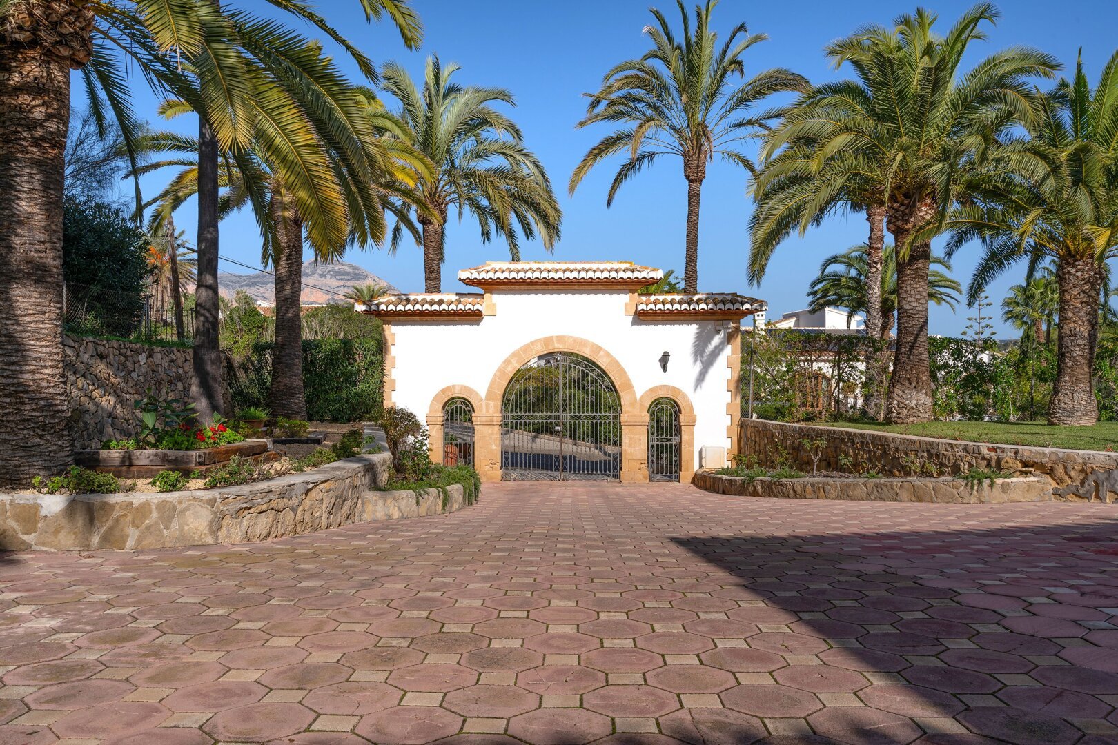 KV111V-La Lluca-Entrada.jpg