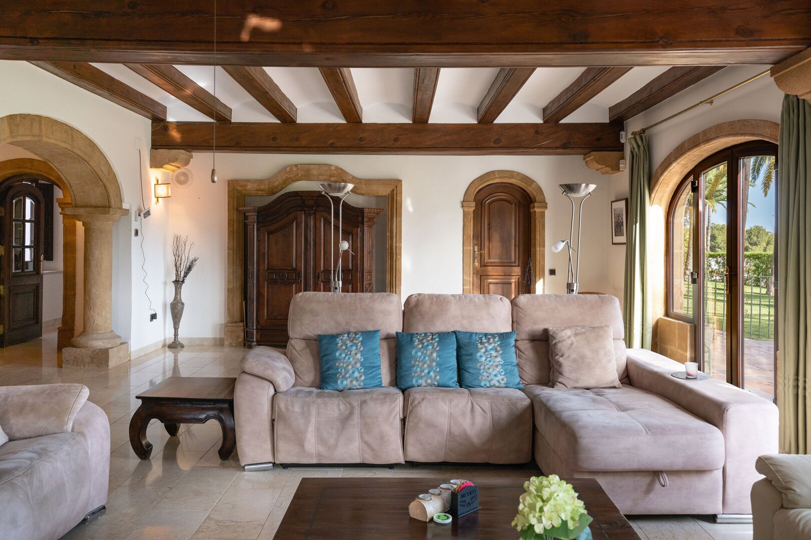 KV111V-La Lluca-Salón (2).jpg