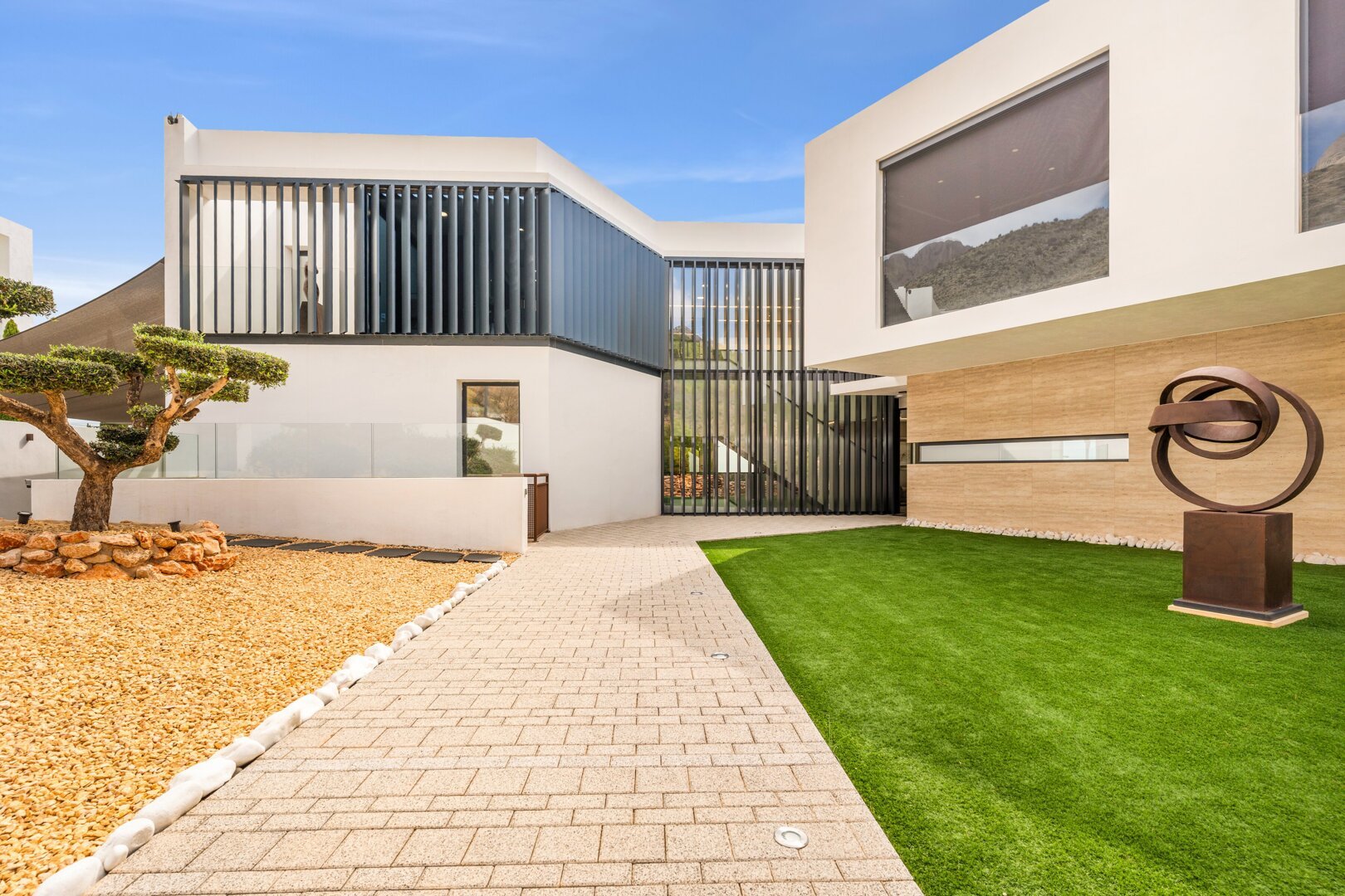 Villa_Eclipse - Fachada entrada (1).jpg