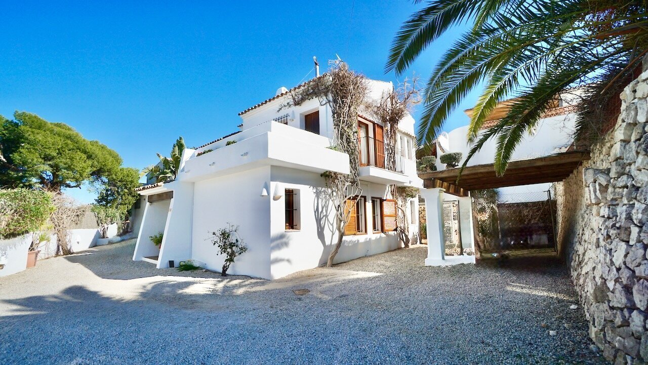 H-1963-AMBE First Sea Line Villa in Moraira - 35.jpeg