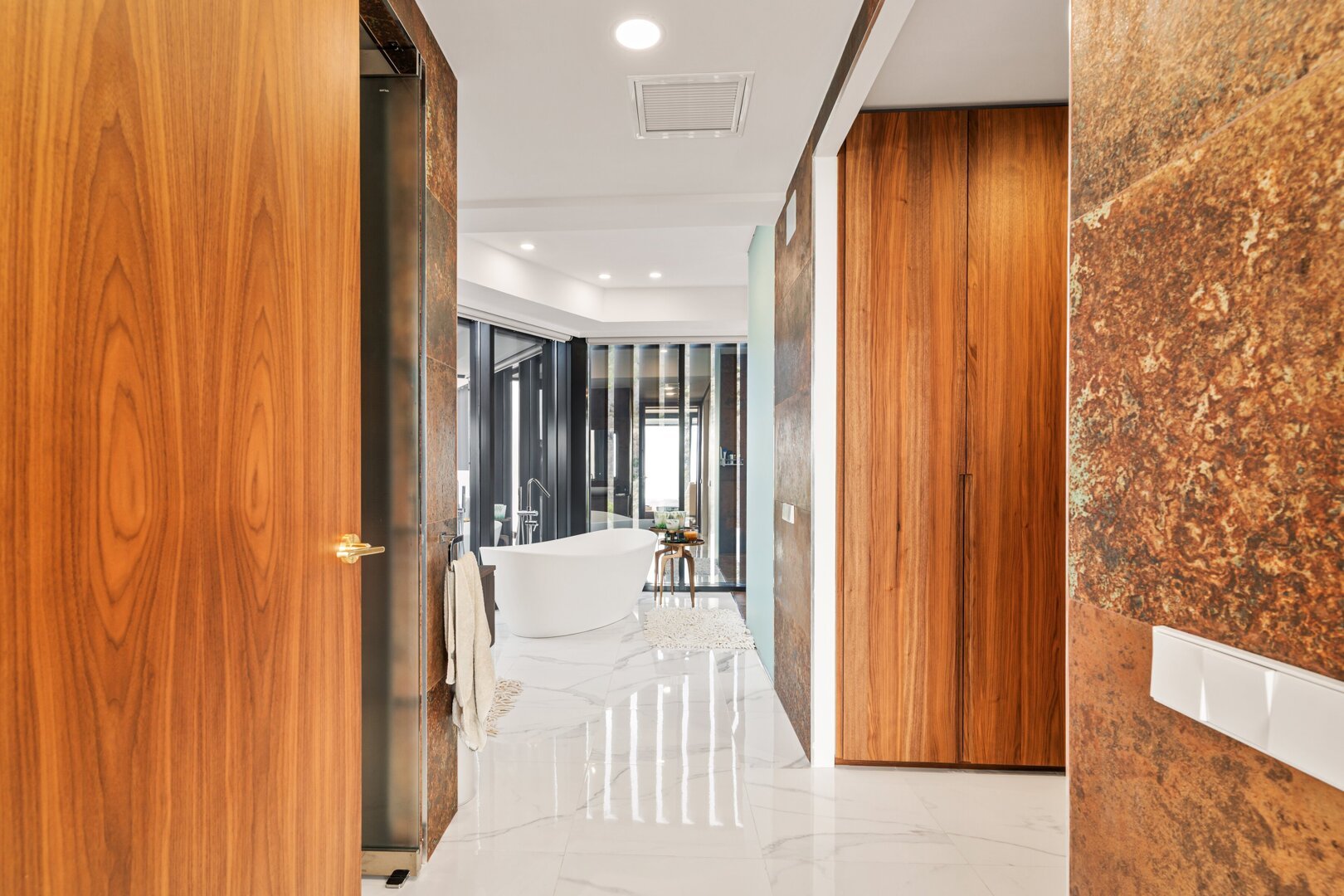 Villa_Eclipse - Planta Alta - Master Suite Vestidor (2).jpg