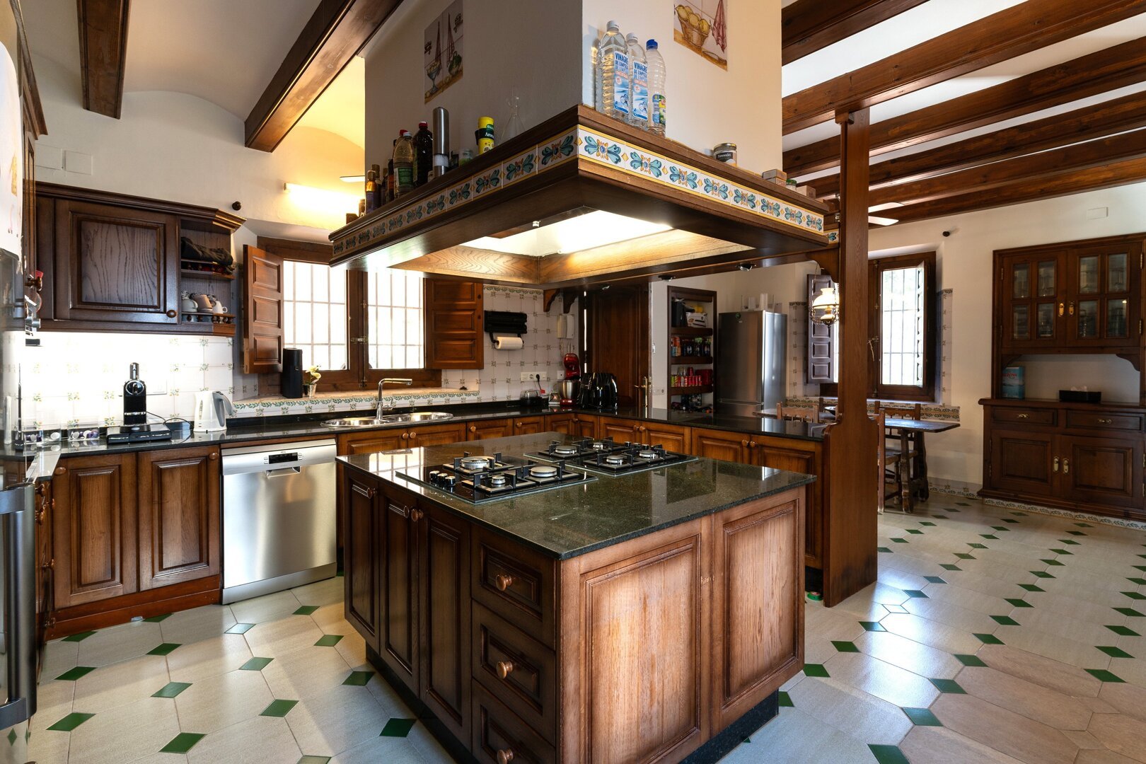 KV111V-La Lluca-Cocina (3).jpg