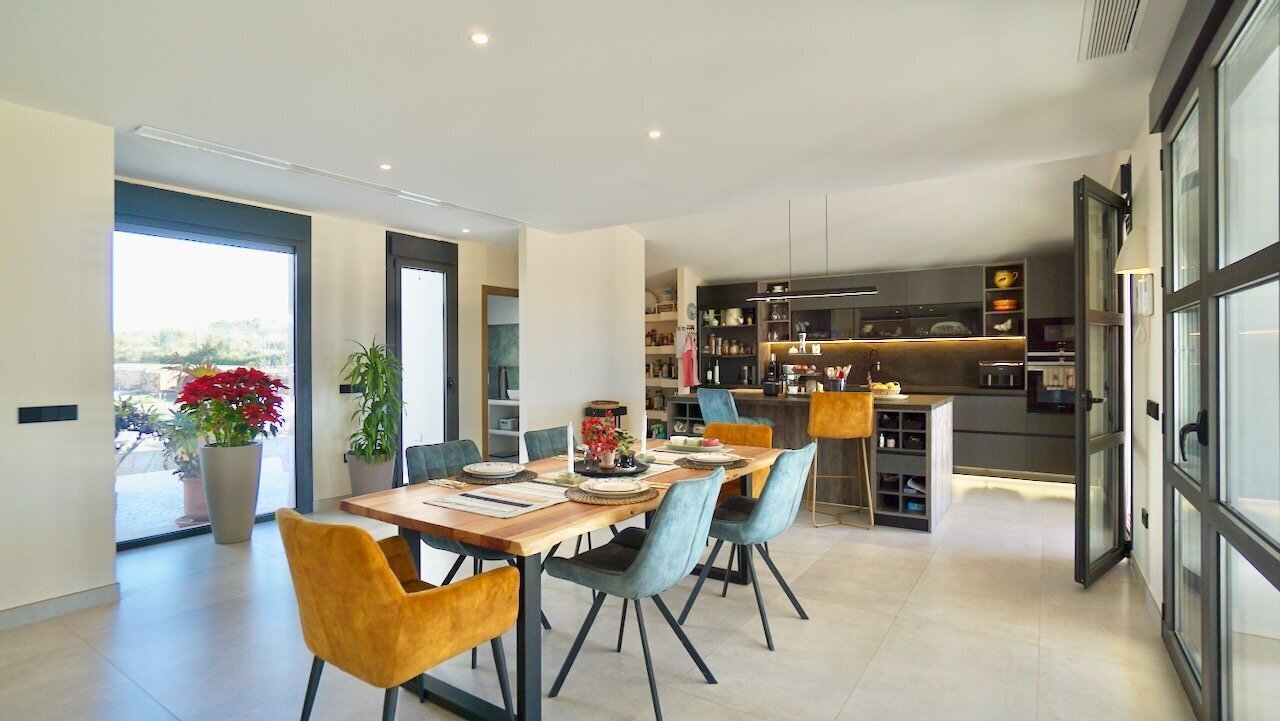 F-1956-AMBE - 6.jpeg