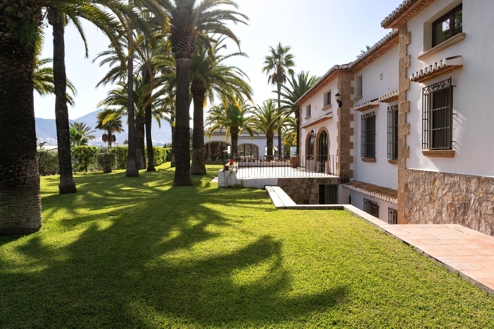 KV111V-La Lluca-Fachada lateral.jpg