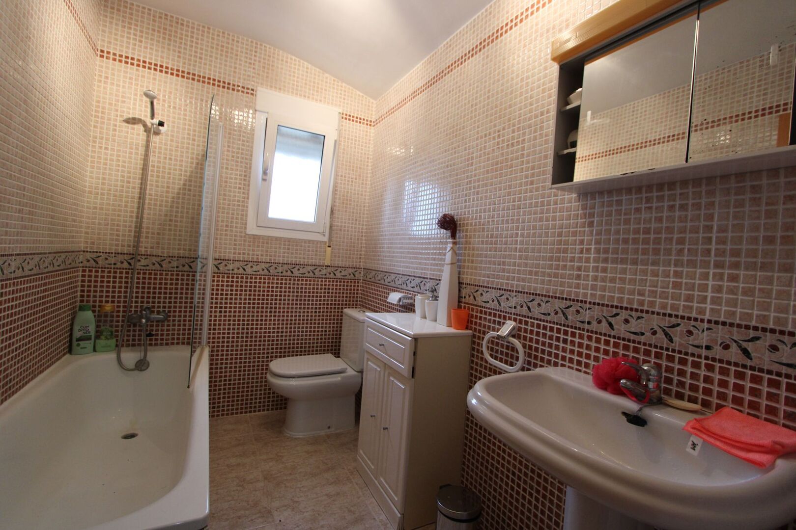9a63142caabff19bc898e6054f1edc17d3719897.jpg