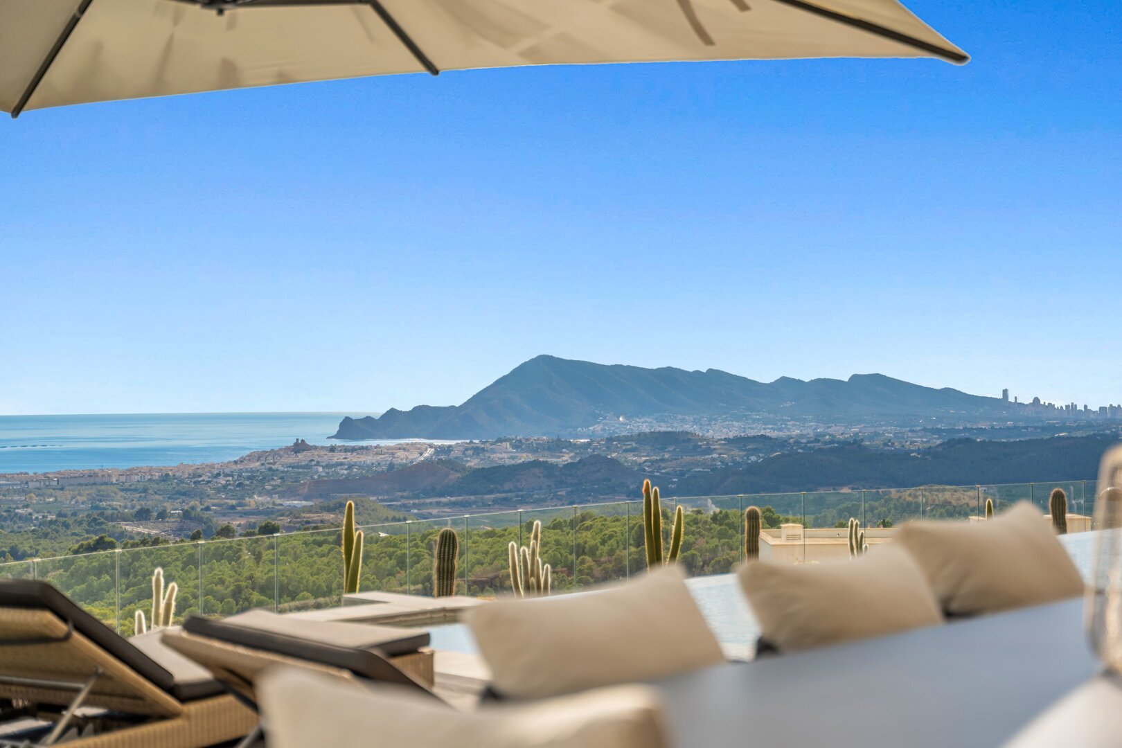 Villa_Eclipse - Exteriores - Terraza piscina (6).jpg