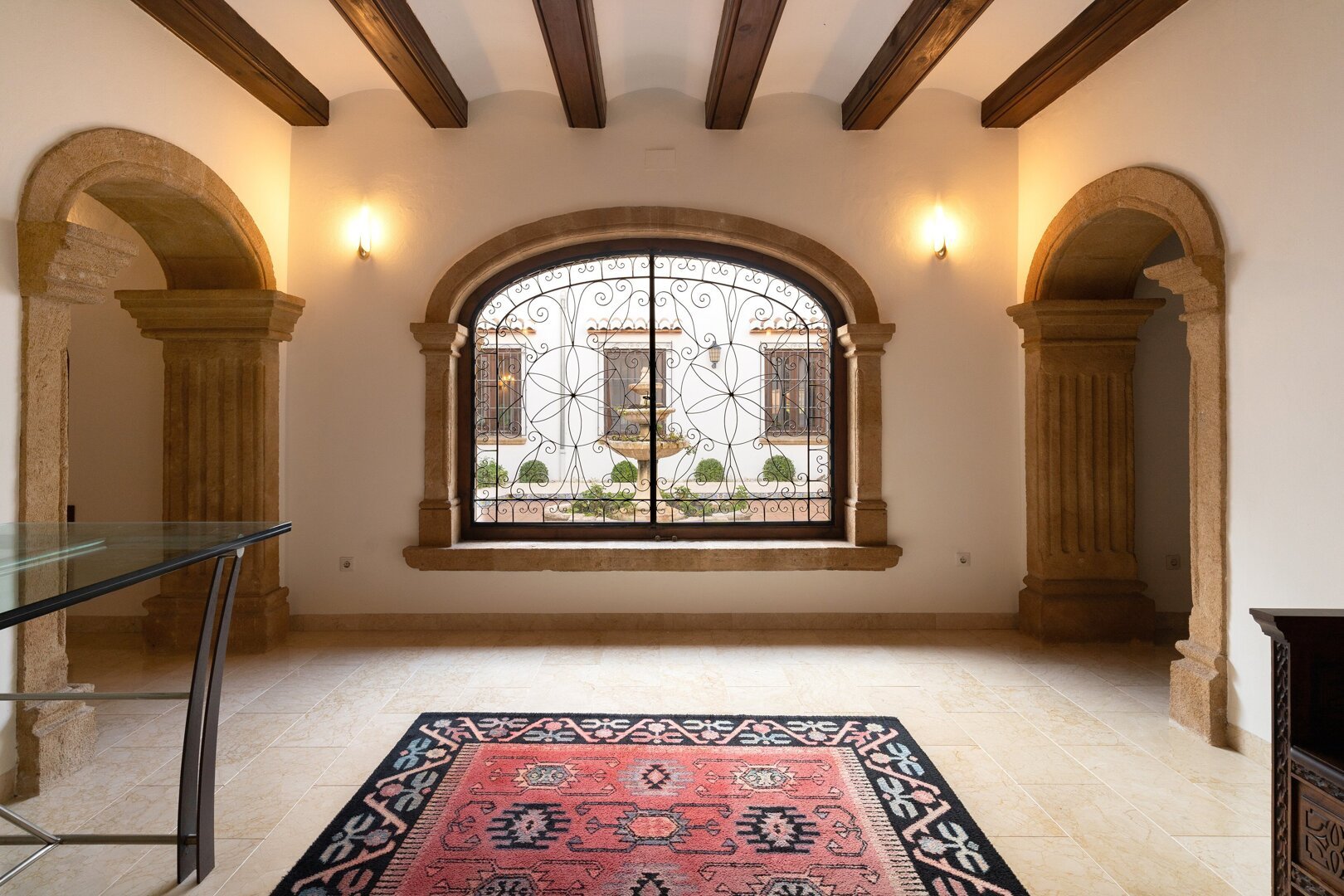 KV111V-La Lluca-Hall entrada (2).jpg