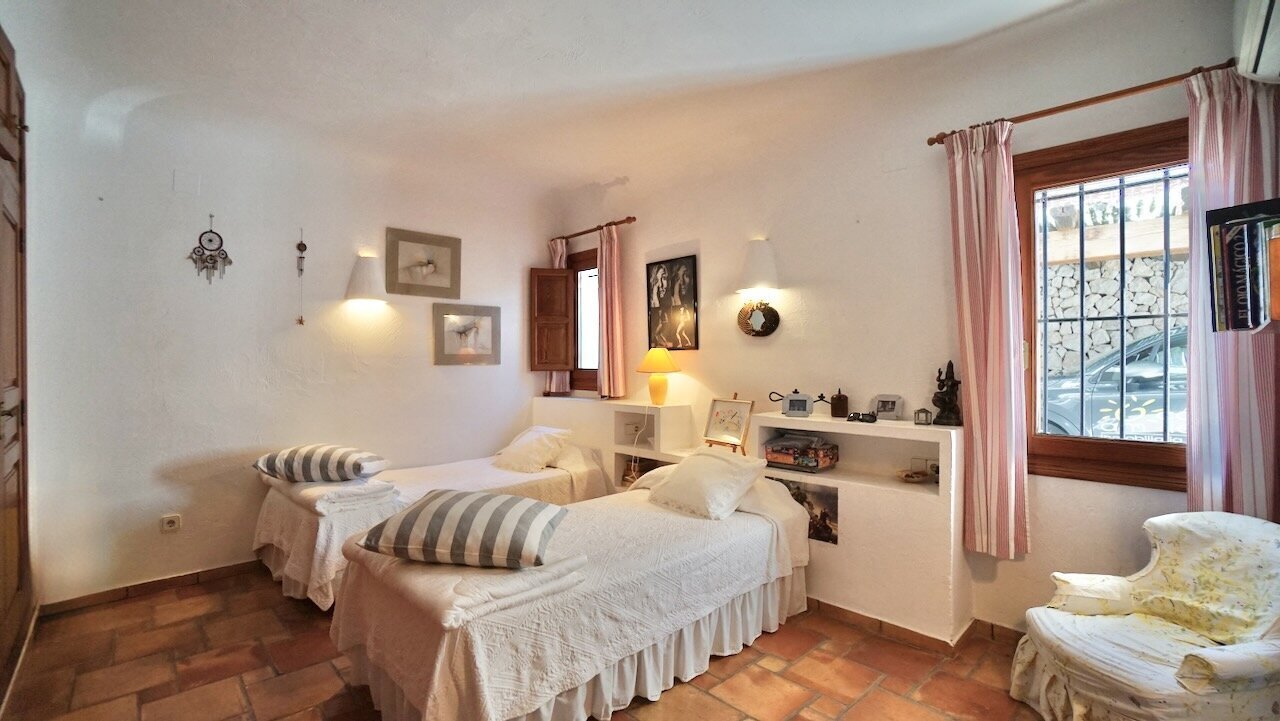 H-1963-AMBE First Sea Line Villa in Moraira - 45.jpeg