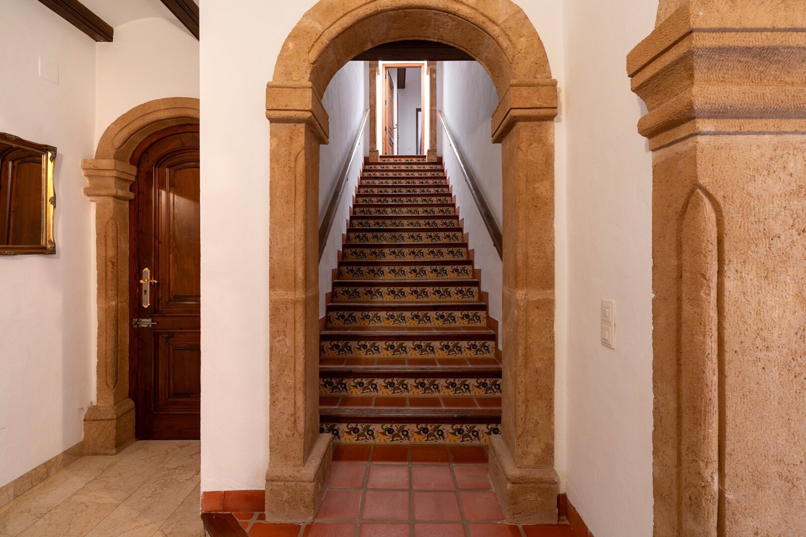 KV111V-La Lluca-Escaleras.jpg