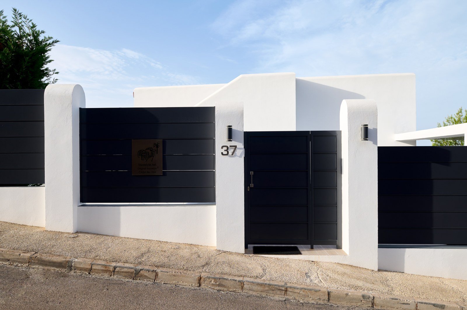 2 street view_1600x1065.JPG