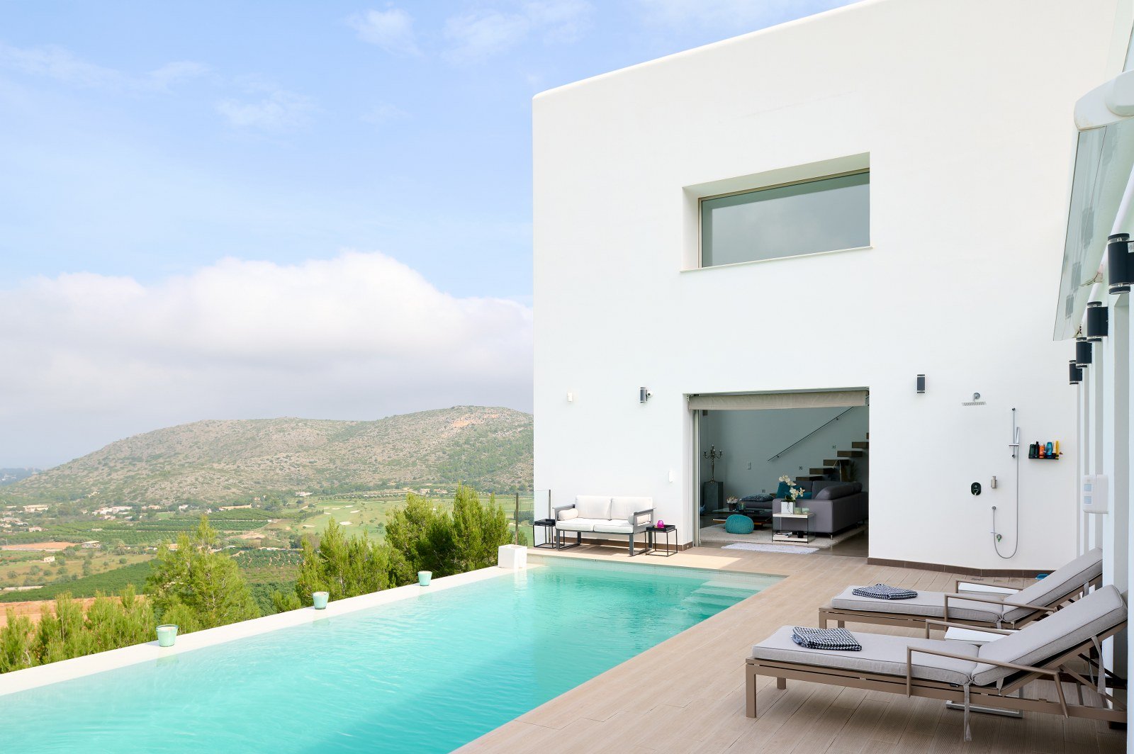 35  infinity pool_1600x1064.JPG