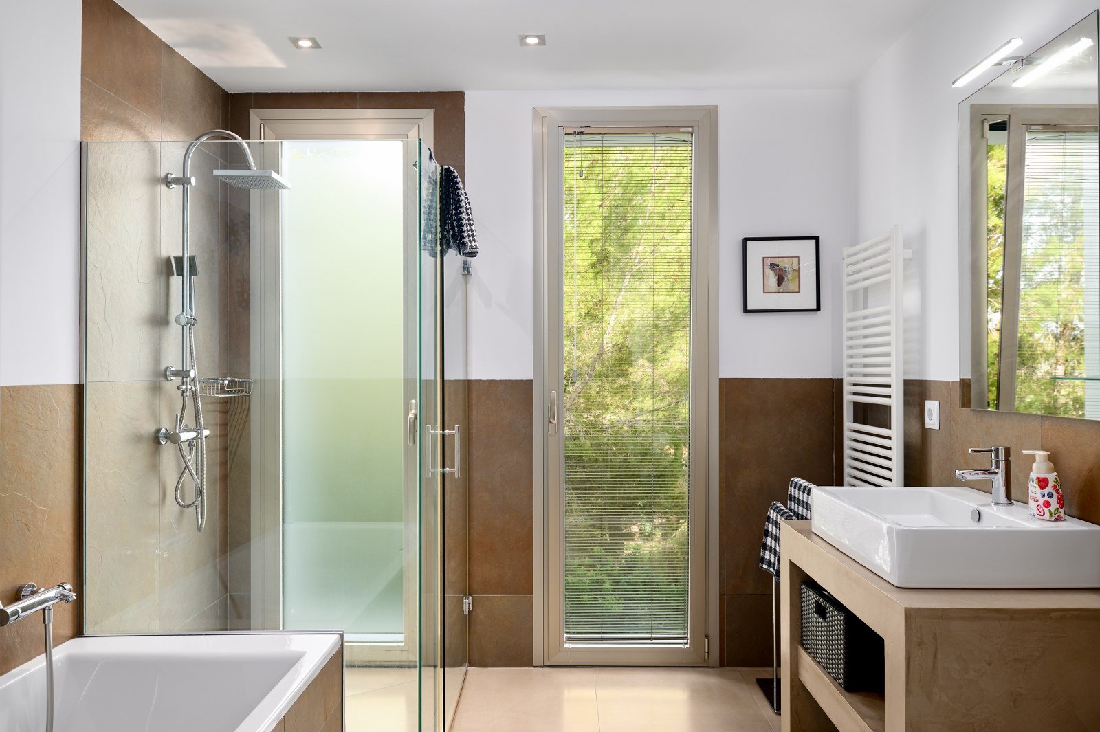 24 suite bedroom 3_1600x1065.JPG