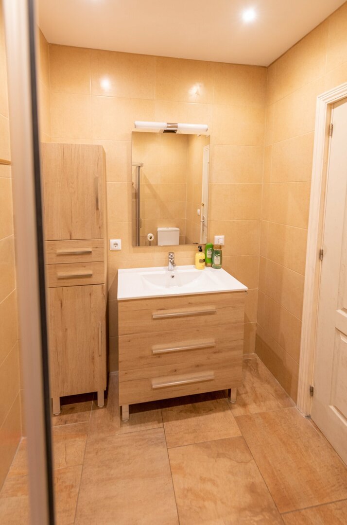 Tussen badkamer 1.jpg