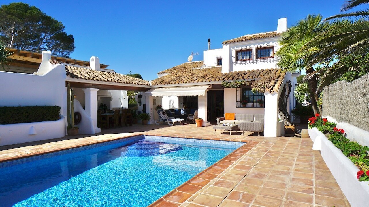 H-1963-AMBE First Sea Line Villa in Moraira - 48.jpeg