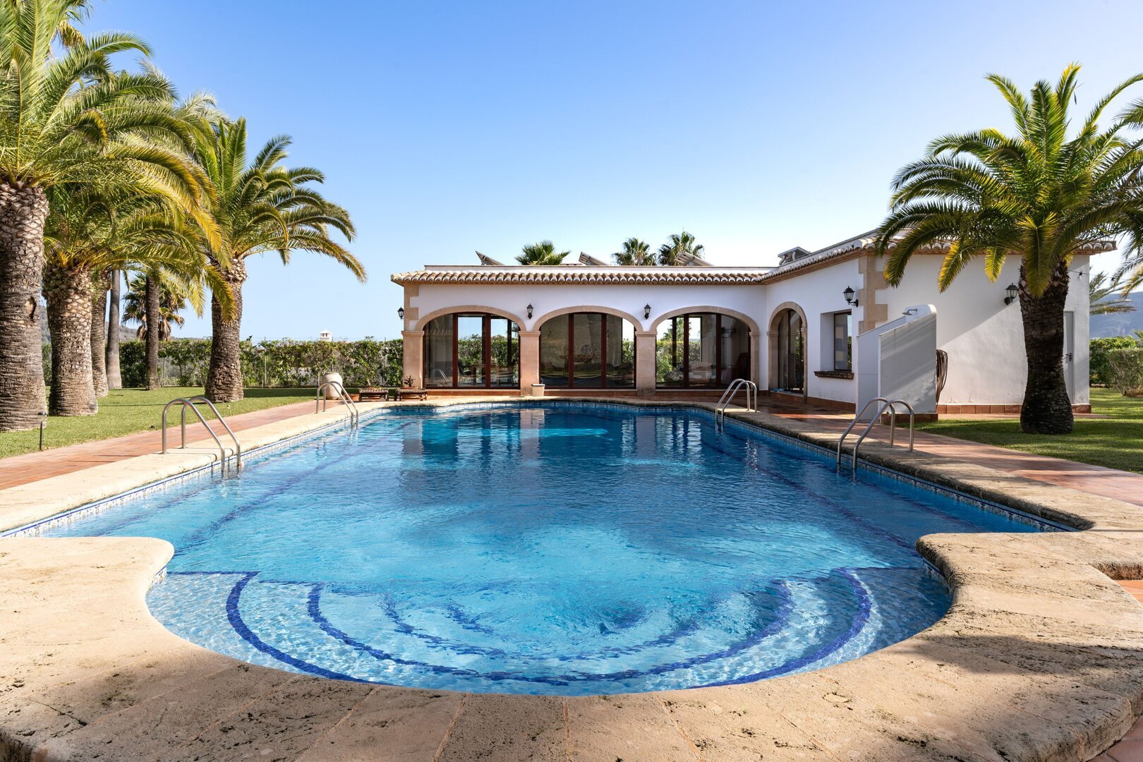 KV111V-La Lluca-Piscina (1).jpg