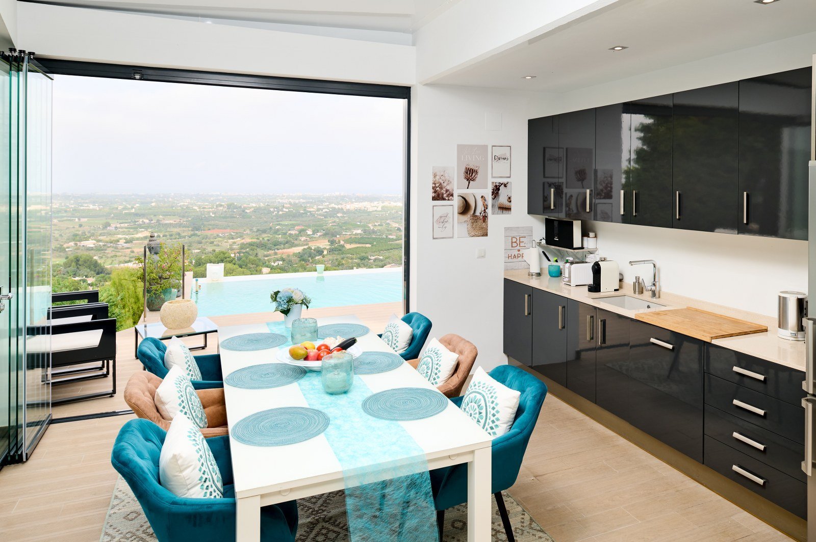 41 outdoor kitchen_1600x1064.JPG